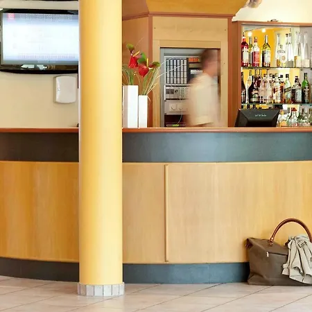 Ibis Koeln Hotel 2*